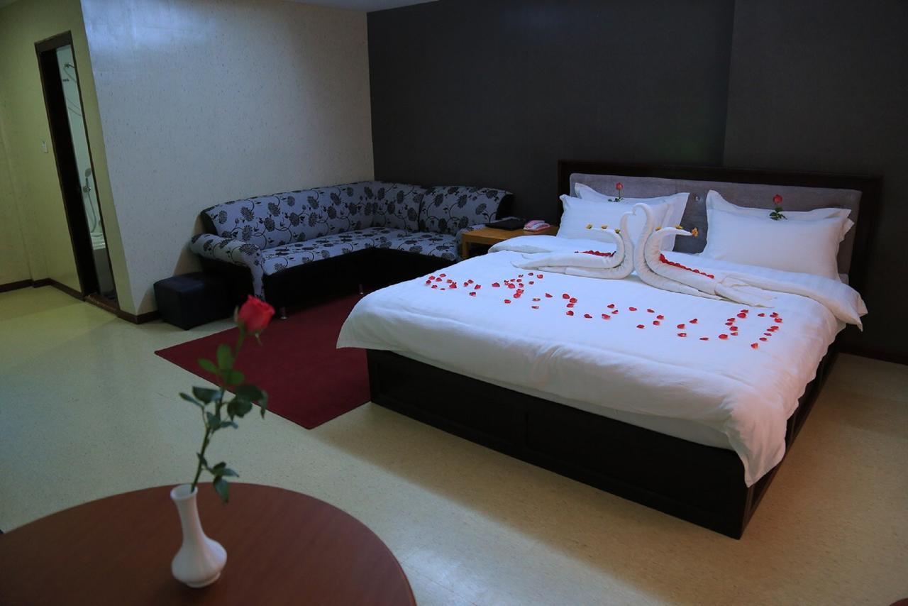 King & Queen Hotel Monywa Exterior foto